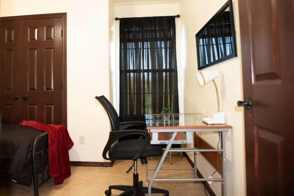 1 Min To Utrgv 2bd 2bt Town Apartment